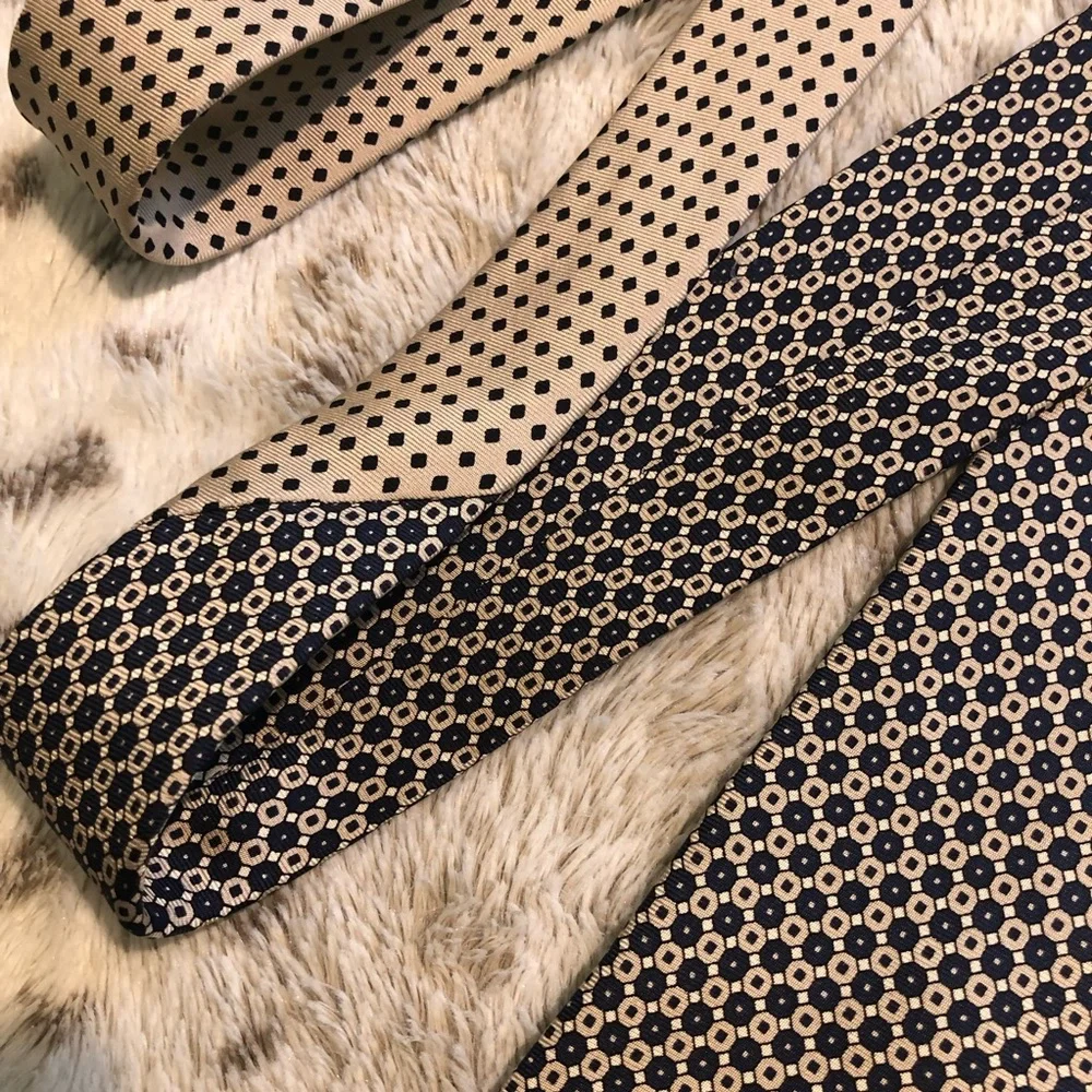 Tommy Hilfiger Silk Tie - Navy Tan Cream Small Octagon Shape Repeat Design